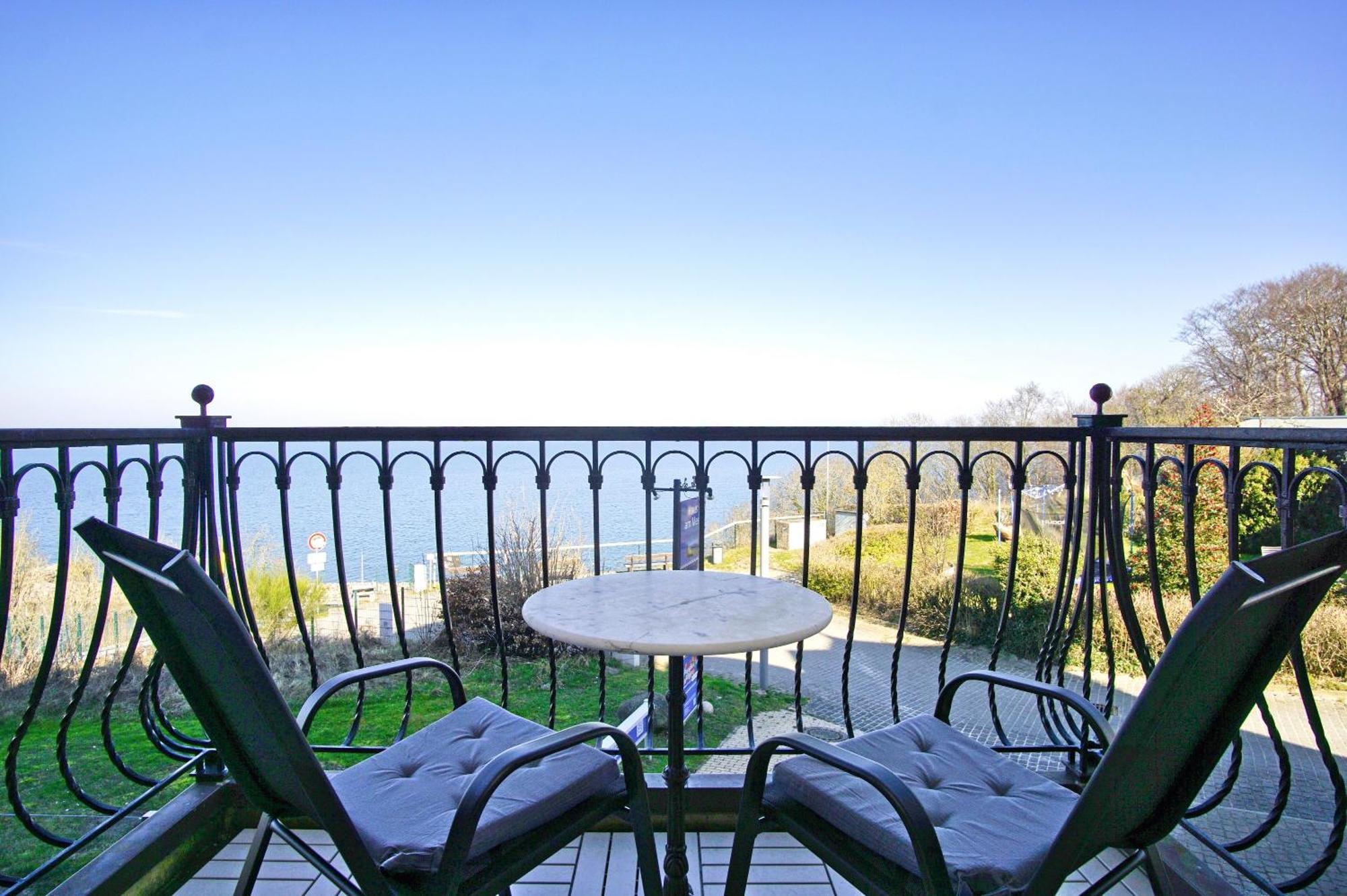 Ferienwohnung Mit Traumhaftem Meerblick - Haus Am Meer Fewo 02 Lohme Dış mekan fotoğraf