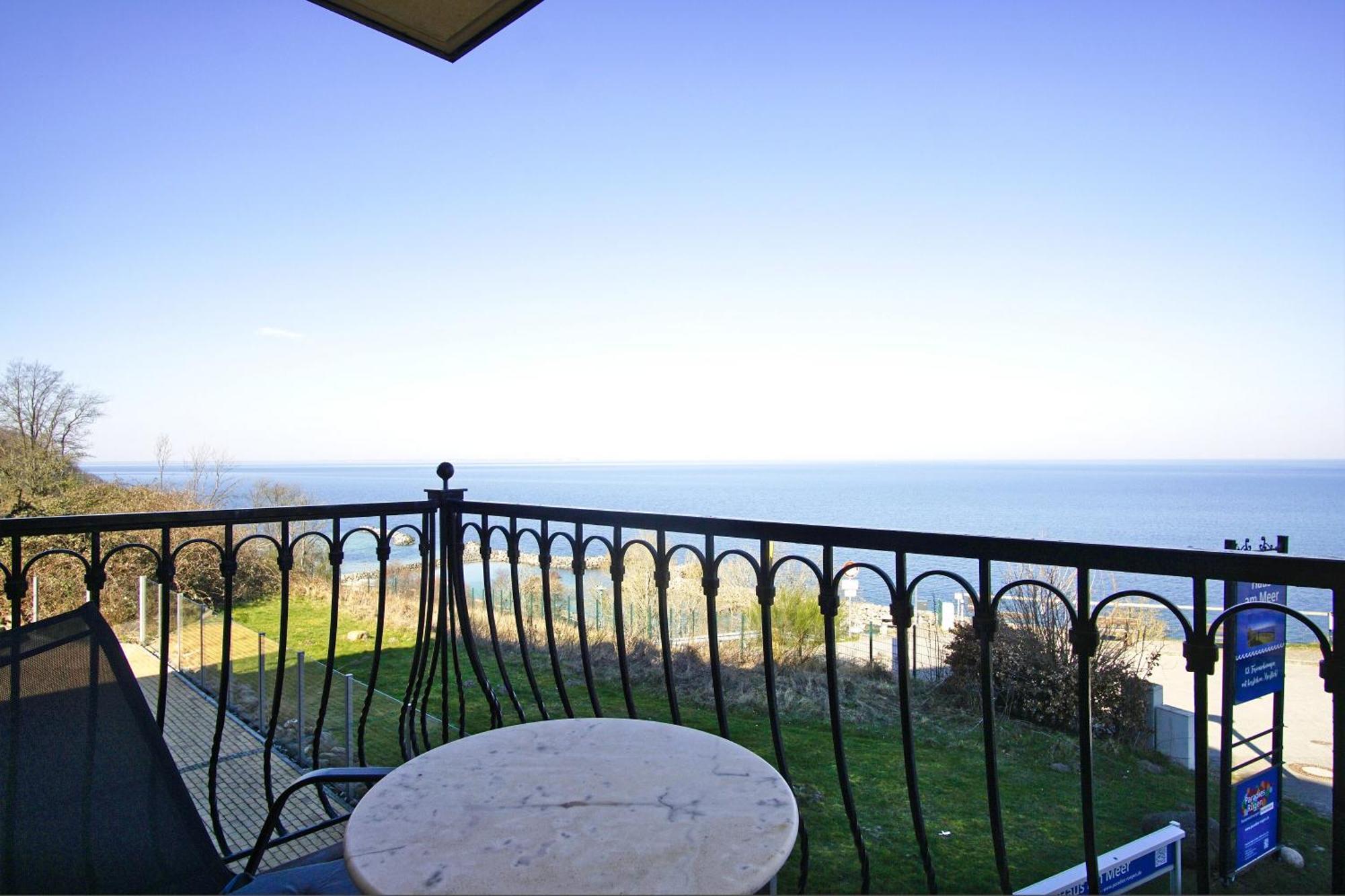 Ferienwohnung Mit Traumhaftem Meerblick - Haus Am Meer Fewo 02 Lohme Dış mekan fotoğraf